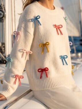 Luna Ivy Cream Bow-Appliqué Sweater - Women's Casual Pullover